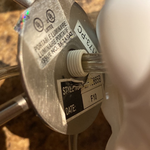 Small Art Deco Bulbous White Ceramic Shade Desk Lamp Cross Metal Base - Picture 6 of 8